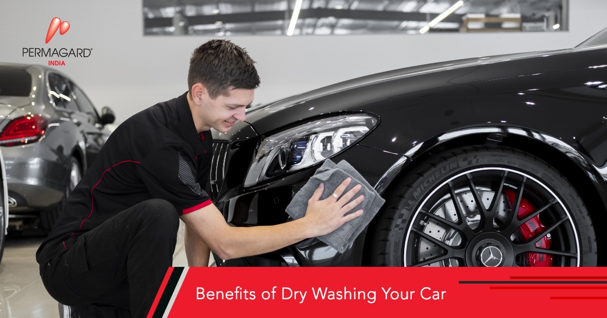 How to Clean a Car With a Microfiber Cloth